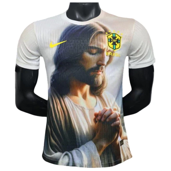 Camiseta Brasil x Praying Hombre 2025 Edición Especial Camiseta Brasil x Praying Hombre 2025 Edición Especial