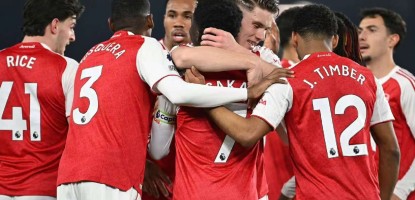 El Arsenal vence por la mínima al Brighton y escala la lucha por el título
