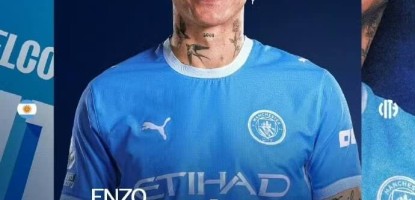 En el último minuto, Enzo se viste con la camiseta del Manchester City.