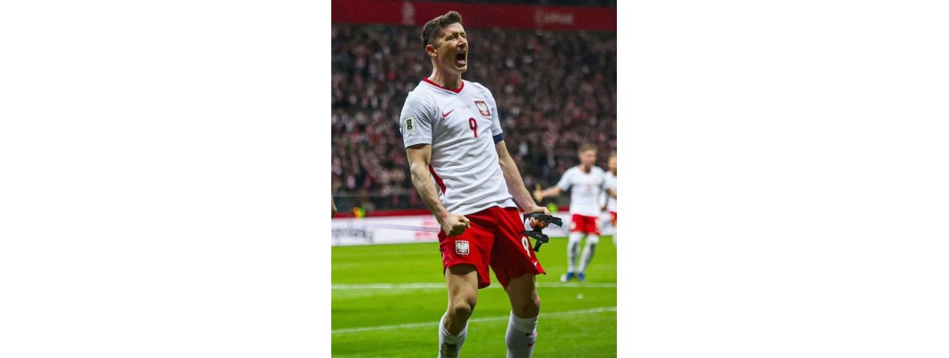 Lewandowski carga con el sueño mundialista de Polonia Lewandowski carga con el sueño mundialista de Polonia